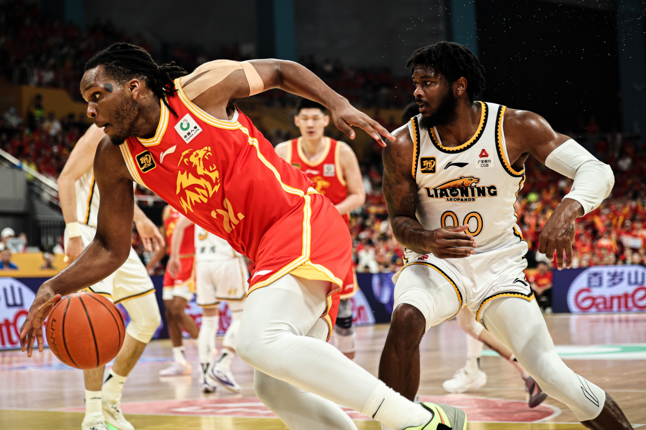 九游游戏-包含NBA总决赛清晨走向成谜，新疆广汇扳平良机，赛场秩序良好，球队文化再被提及的词条